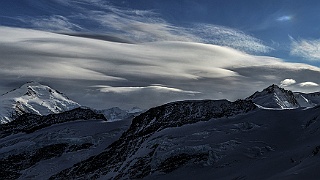 Jungfraujoch mit Spynx_Panorama3884c .jpg